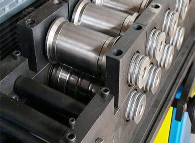 How to Improve Production Efficiency With an Automatic Duct Machine