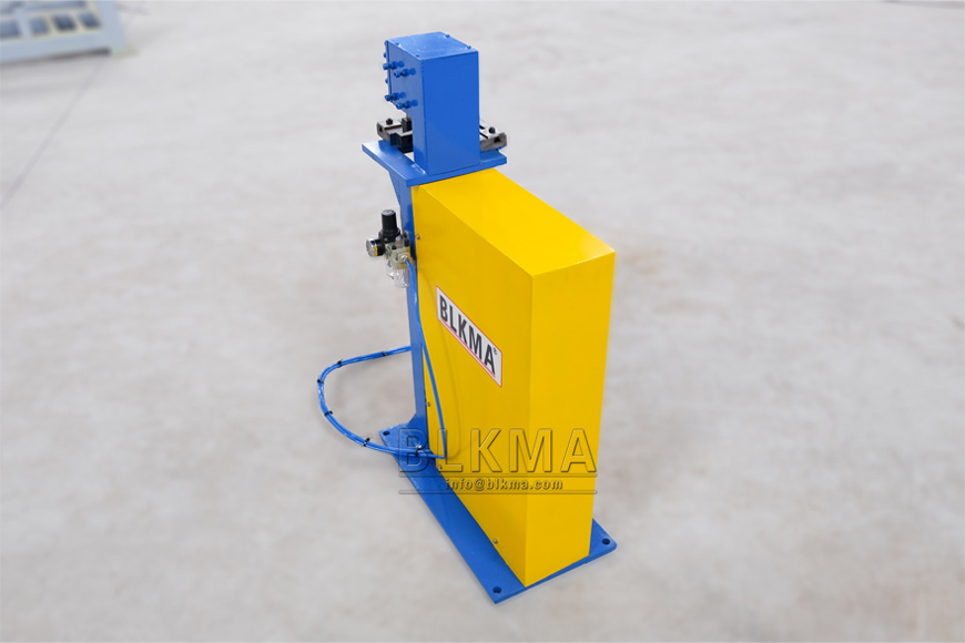 Pneumatic Angle Shearing Machine